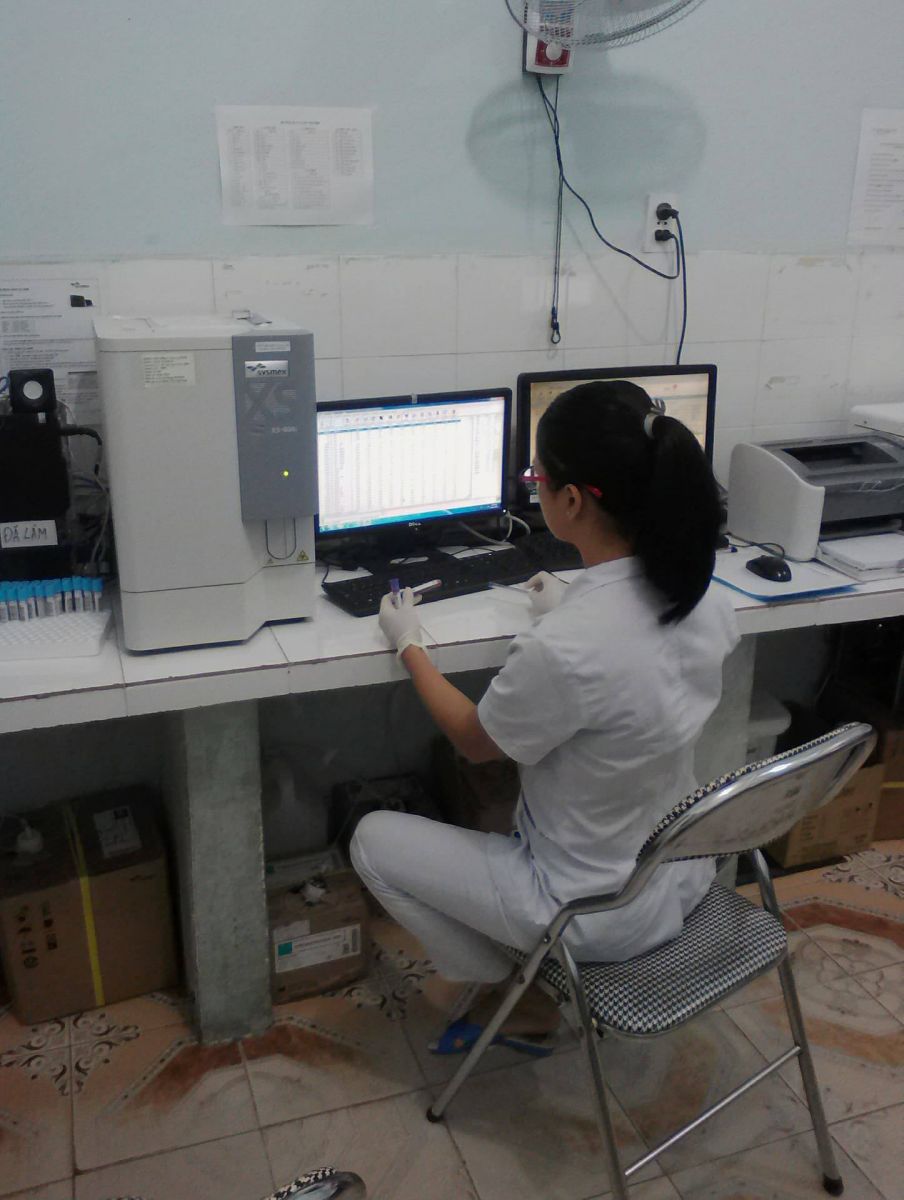 máy huyết học